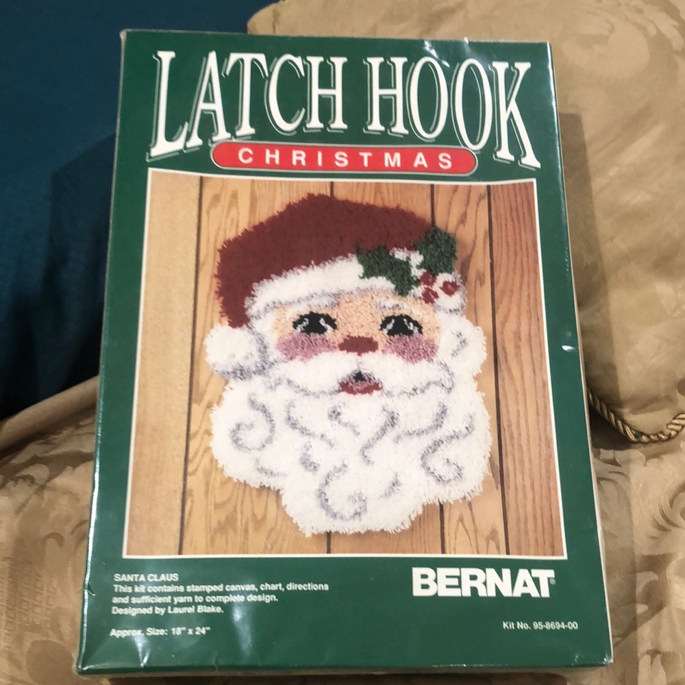 Vintage (1991) Bernat latch hook kit. Christmas - Santa!  Sealed!!!